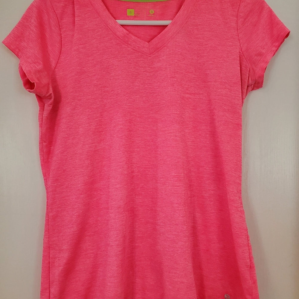 Xersion Pink workout v neck tee with lime green st